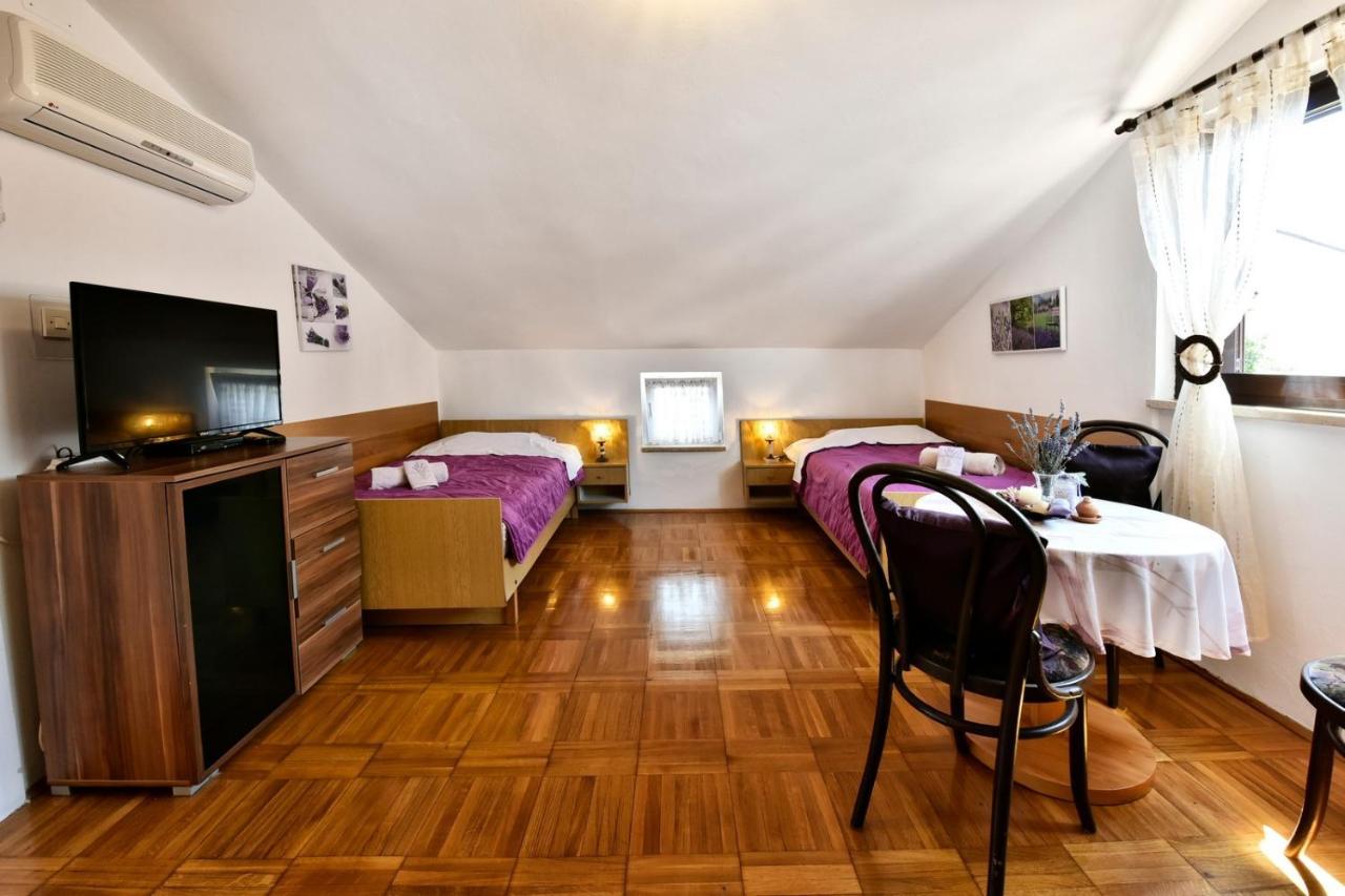 Apartmani Kovac Funtana Extérieur photo