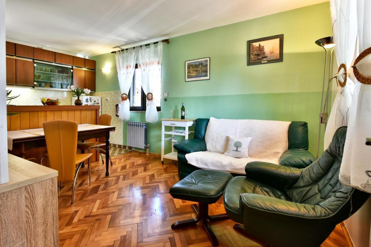 Apartmani Kovac Funtana Extérieur photo